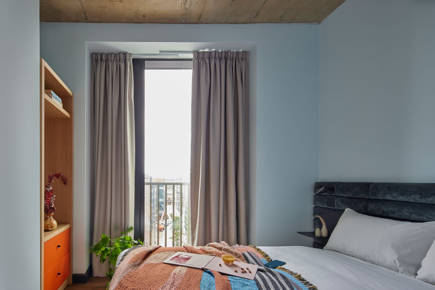 Beckett-Locke--North-Docks-Room-27