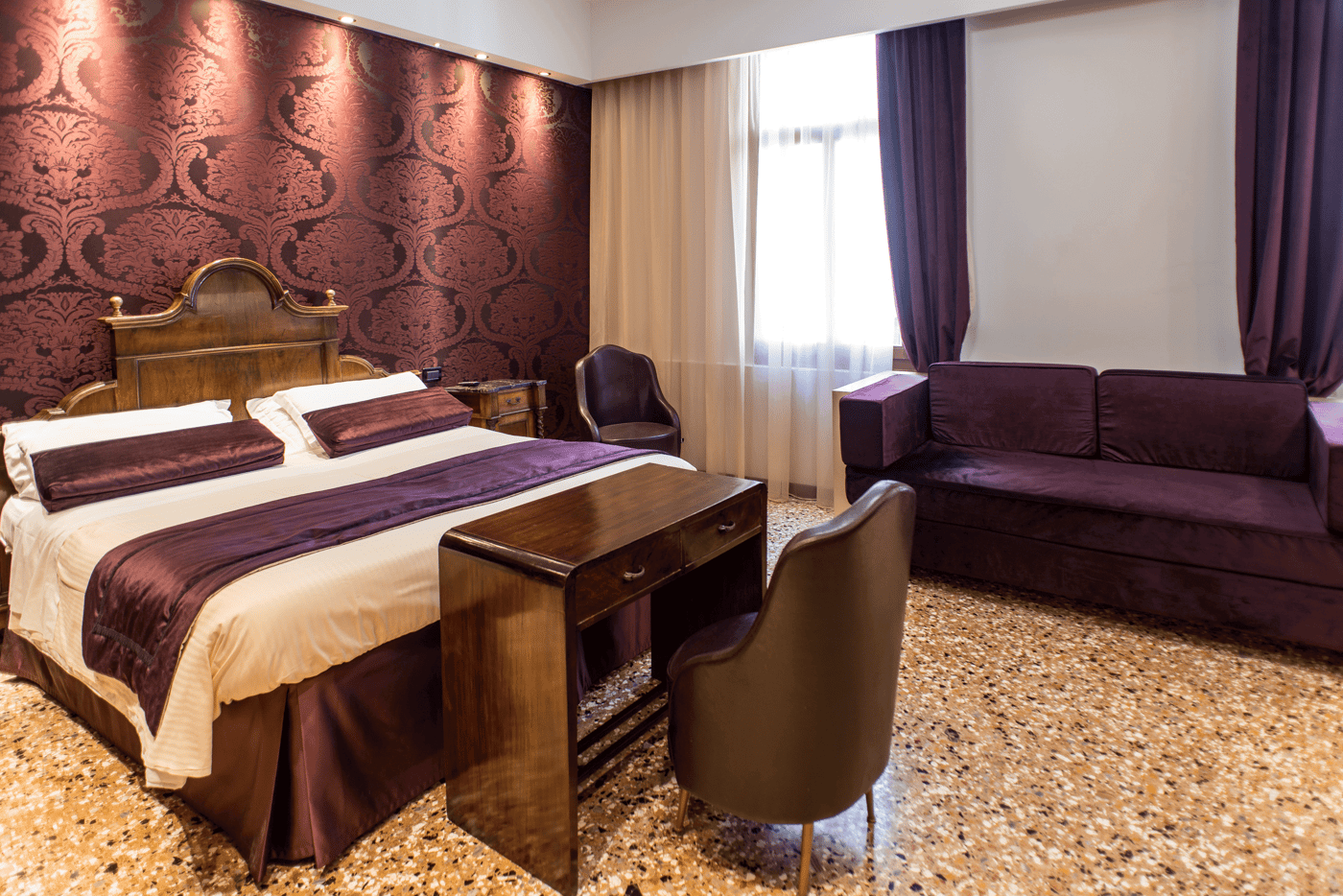 Leon-Bianco-On-The-Grand-Canal-Room-12