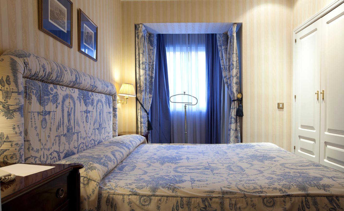 Gran-Hotel-Velazquez-Room-12
