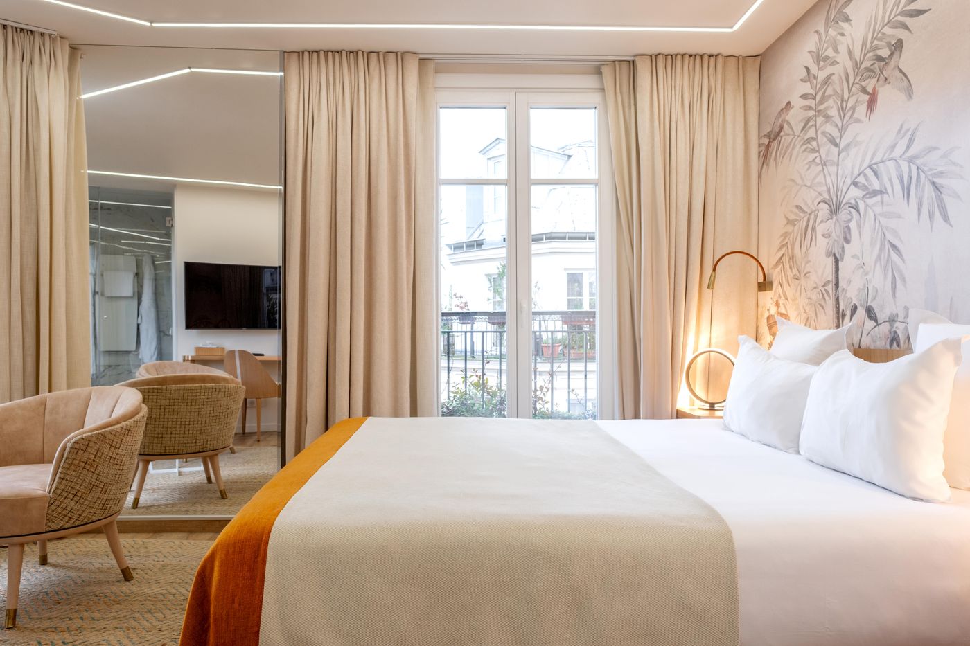 Grand-Hotel-Saint-Michel-Room-11