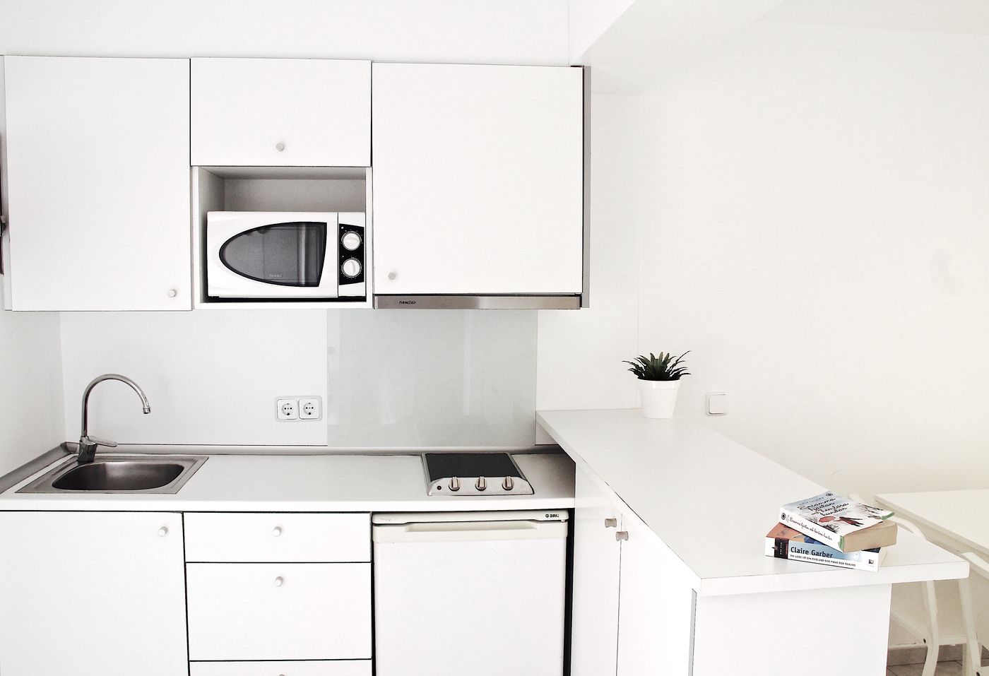 Naika Studios & Apartments