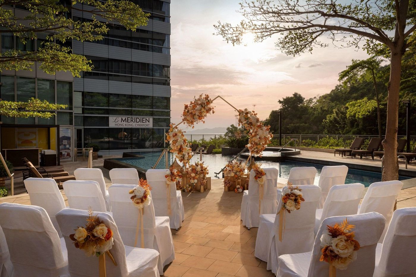 Le-Meridien-Hong-Kong--Cyberport-Pool-83