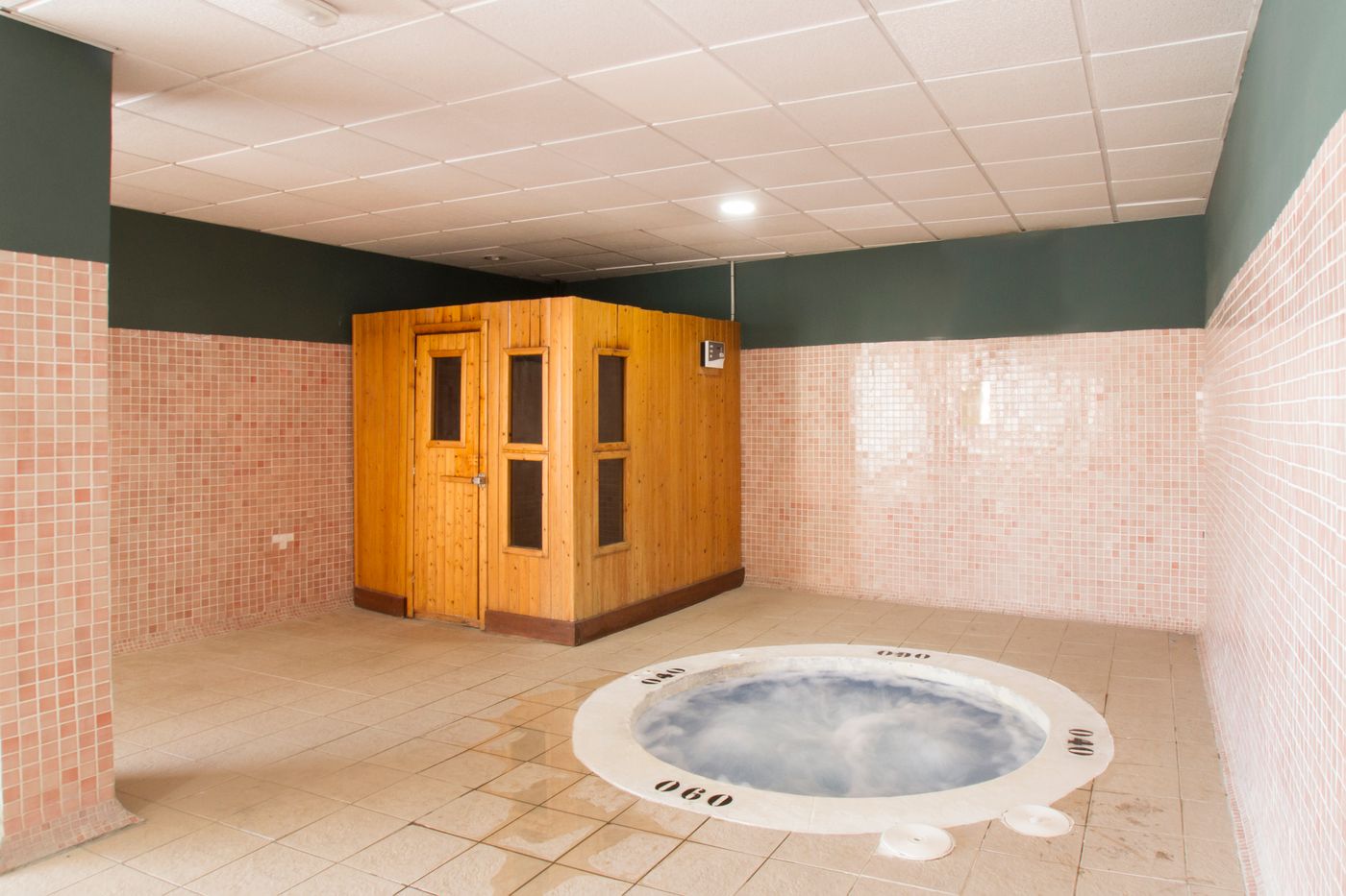 Ibersol-Torremolinos-Beach-Sports-and-Entertainment-56