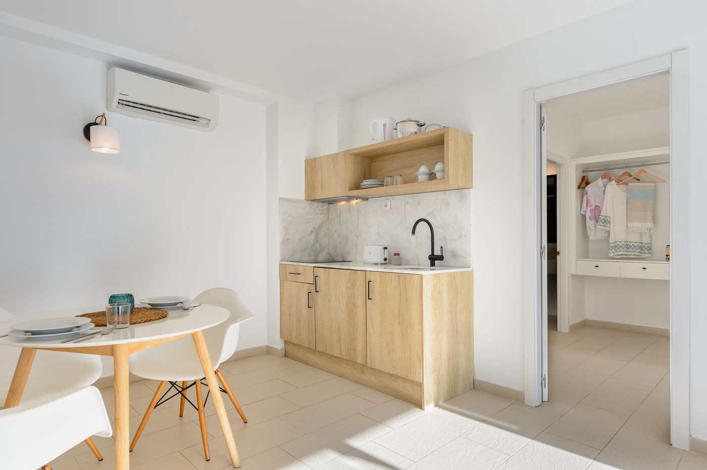 17.11.25 Vacances Menorca Blanc Cottage