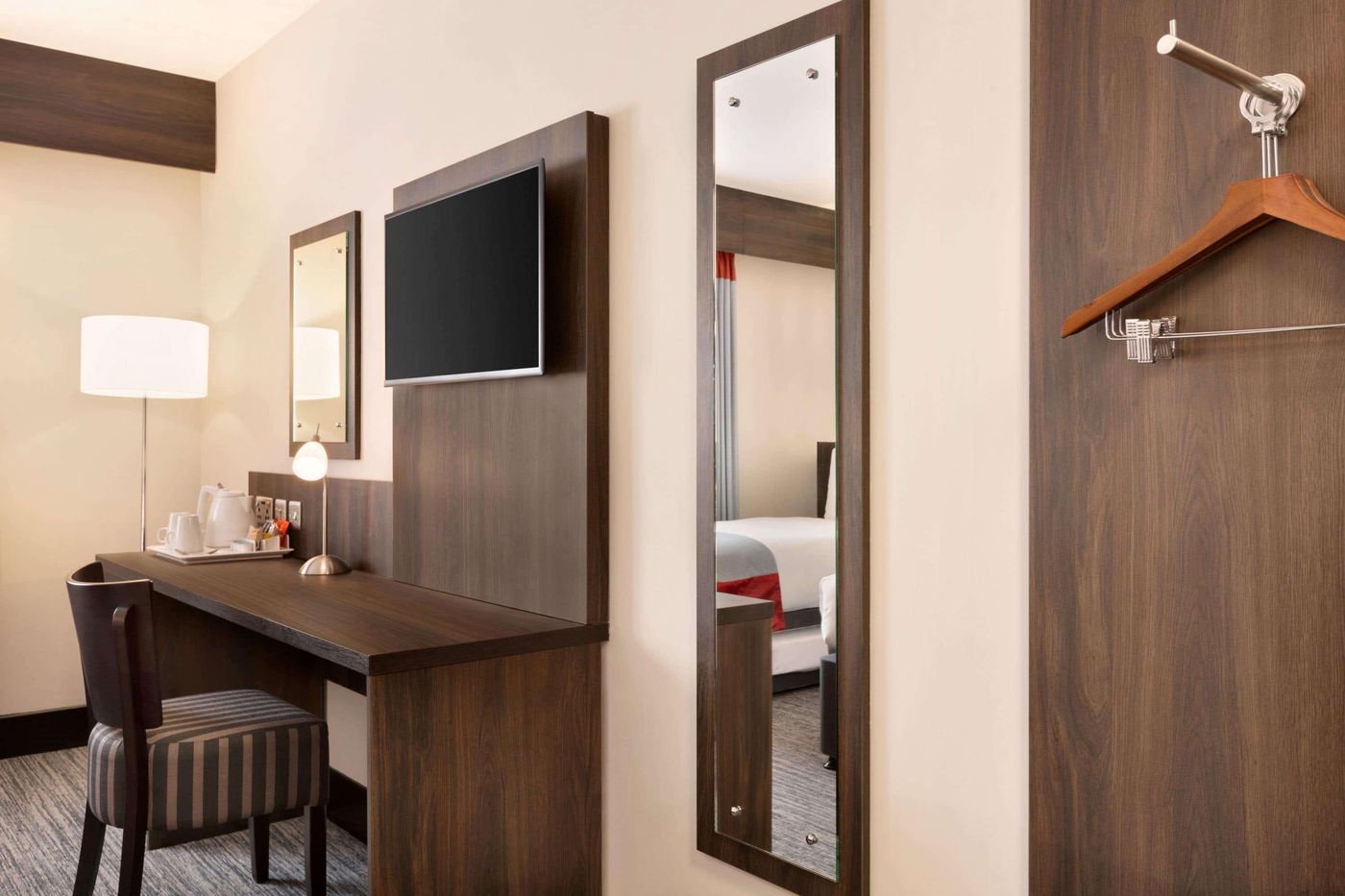 Ramada By Wyndham Bristol West-United Kingdom-Bristol-Room-8