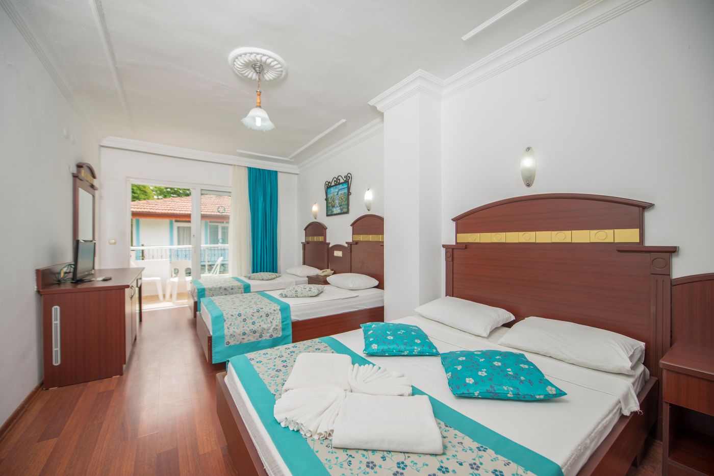 Side-Sunberk-Room-21