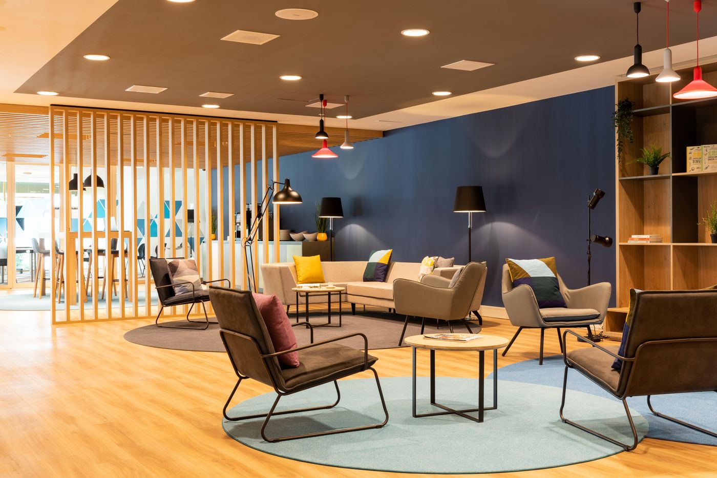 Holiday-Inn-Express-Amsterdam---North-Riverside-Lobby-18