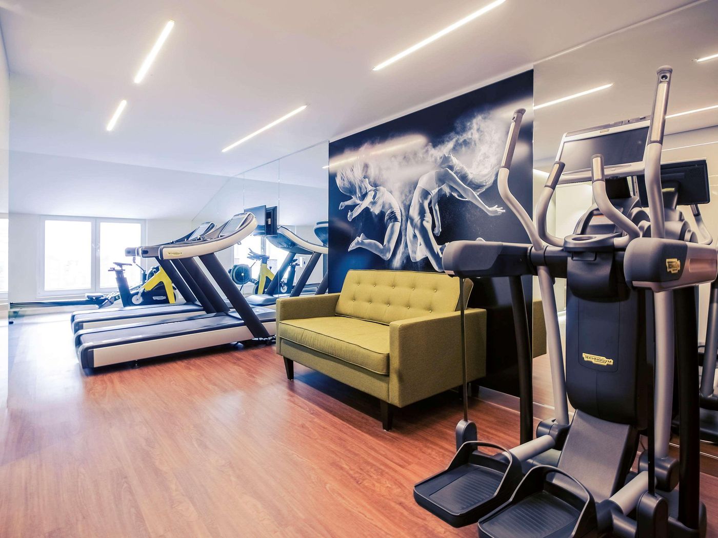 Hotel-Mercure-Krakow-Stare-Miasto--Old-Town--Sports-and-Entertainment-65