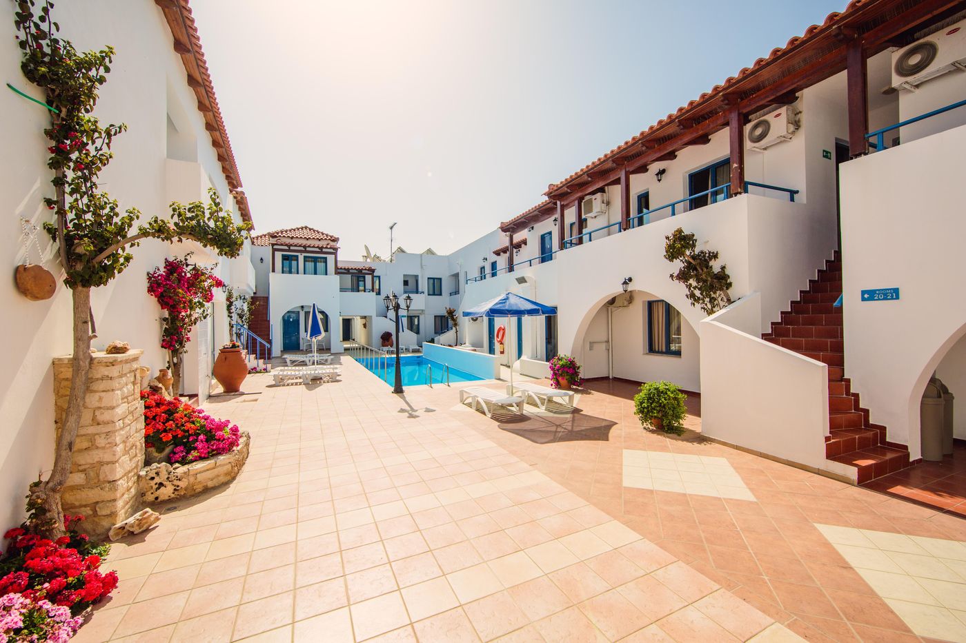 Hotel-Iliana-Panormos-Terrace-3