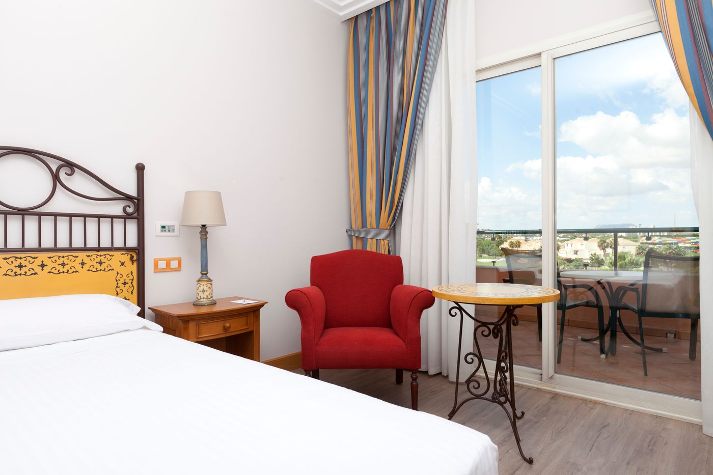 Husa-Alicante-Golf-Room-30