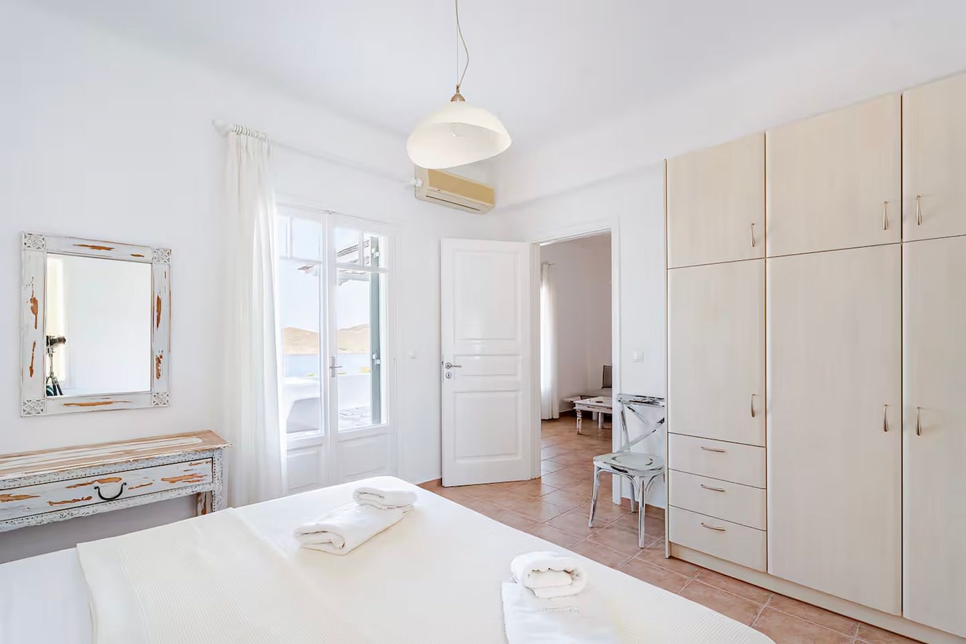 Yakinthos-Residence-Room-18