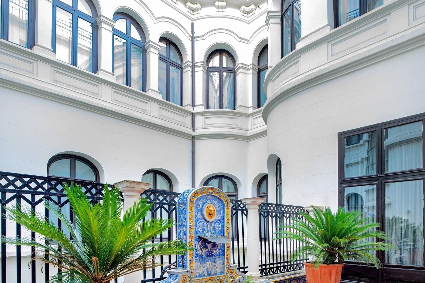 AC-Hotel-Palacio-del-Retiro-Autograph-Collection-General-view-2