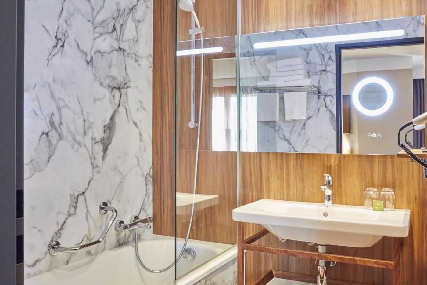 L-elysee-Val-D-europe-Room-36