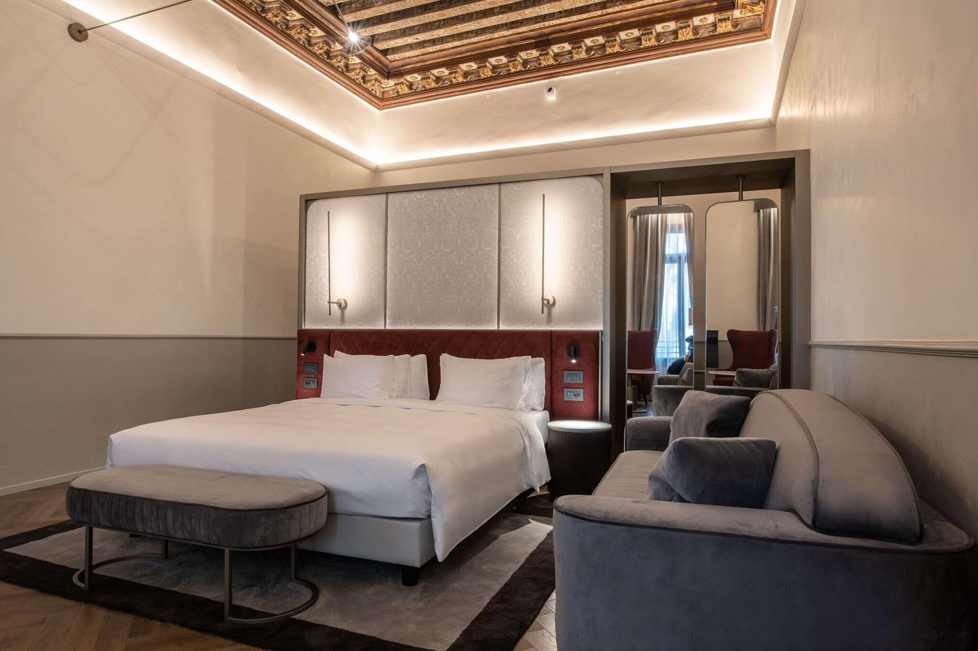 Radisson-Collection-Hotel-Palazzo-Nani-Venice-Room-22
