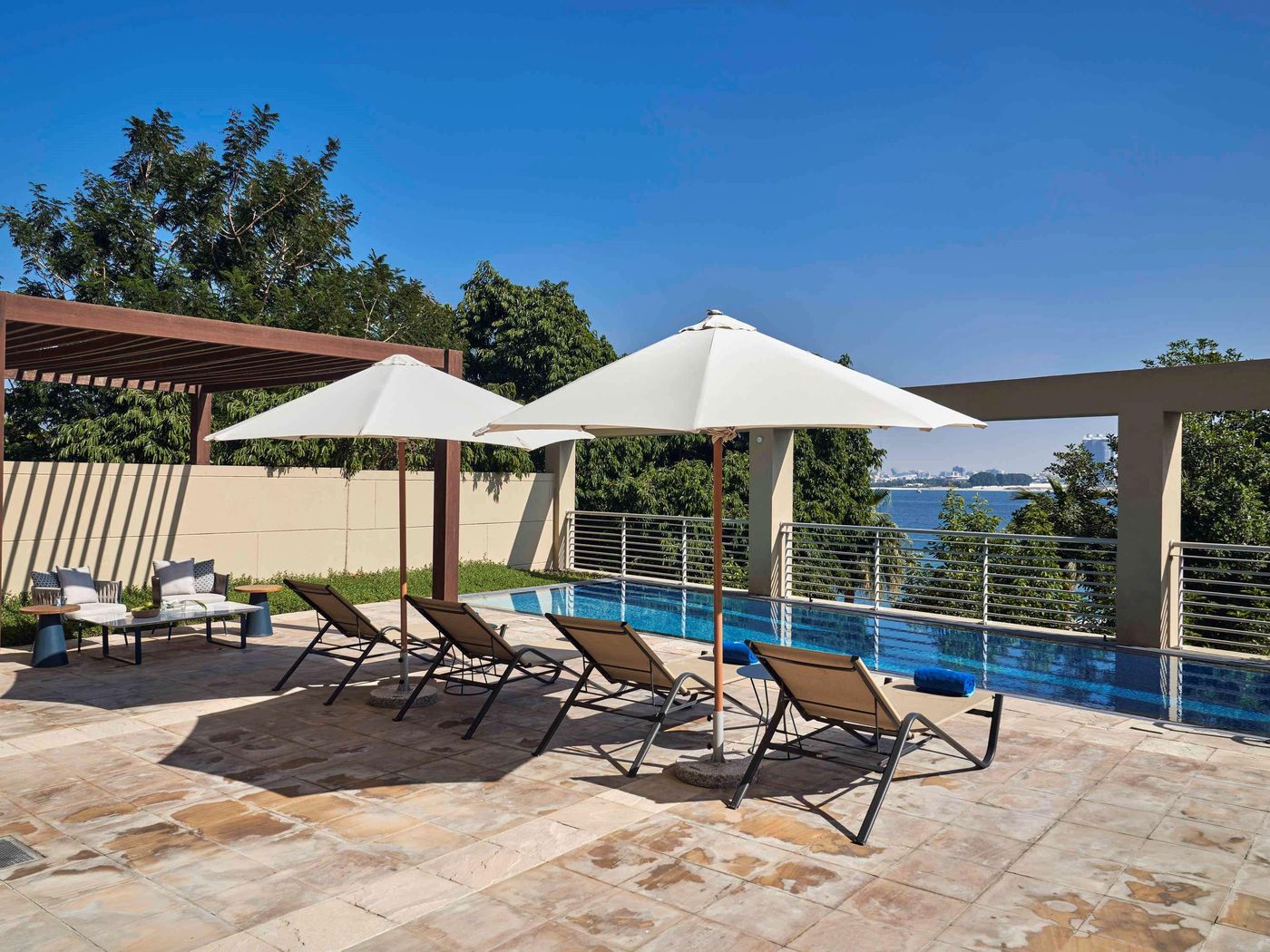 Rixos-The-Palm-Hotel-and-Suites-Room-13