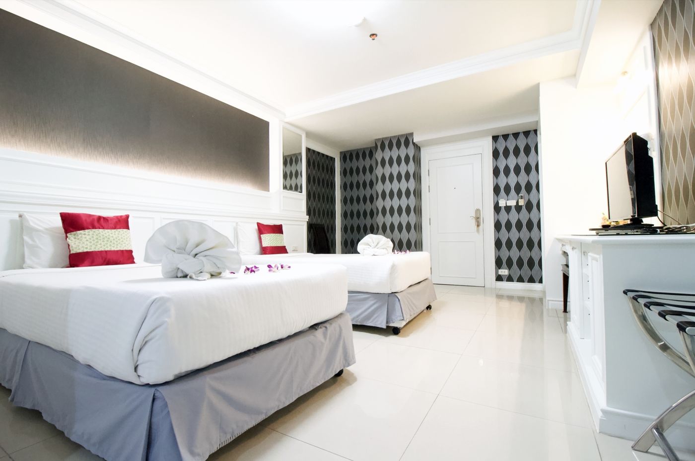 Convenient-Park-Bangkok-Sukhumvit-Room-19