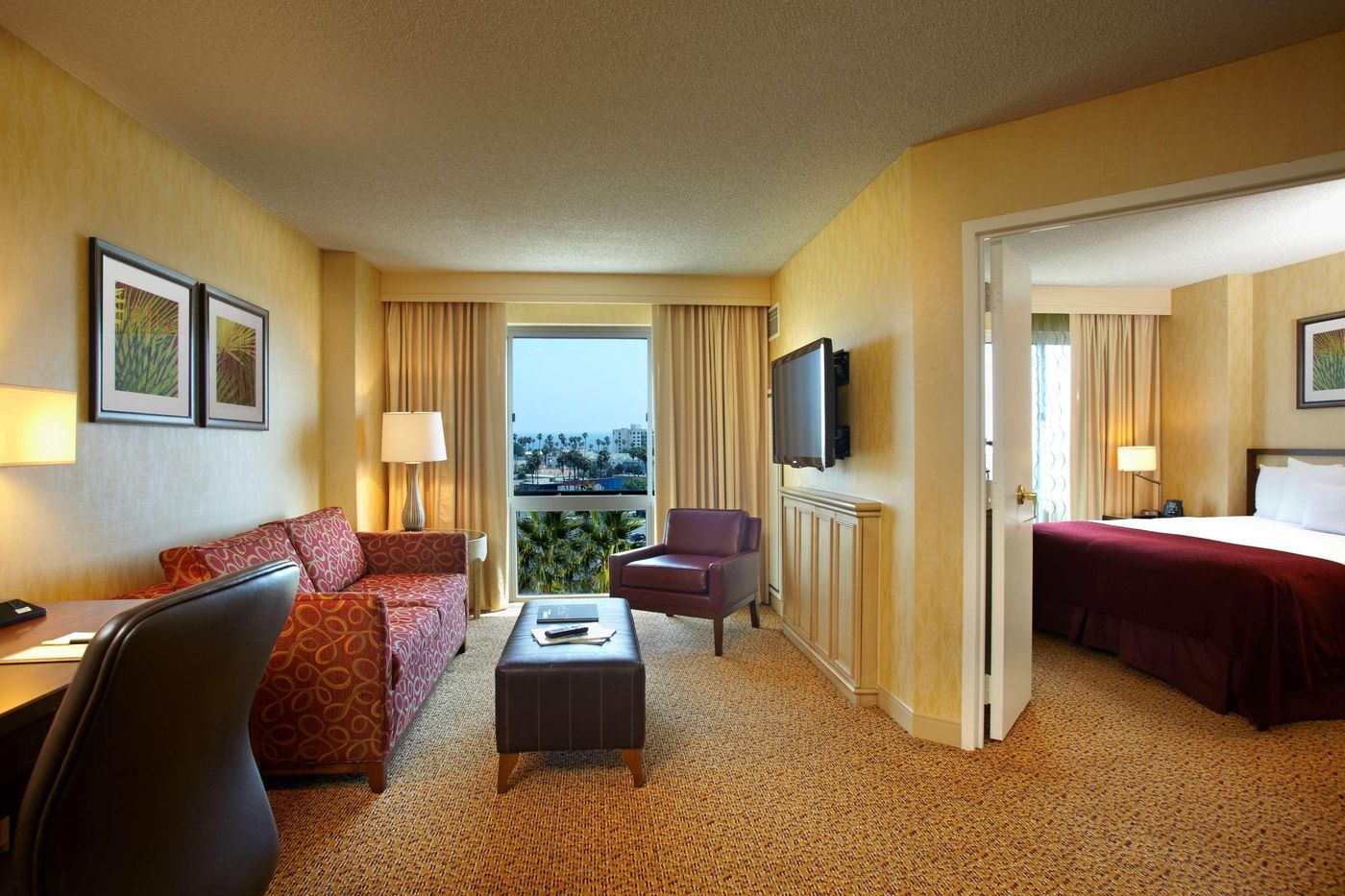Hilton-Santa-Monica-Hotel---Suites-Room-12
