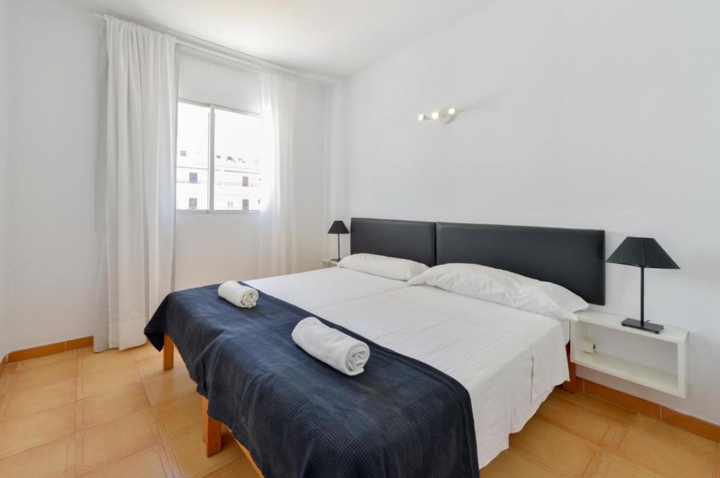 Apartamentos-San-Antonio-Beach-Room-22