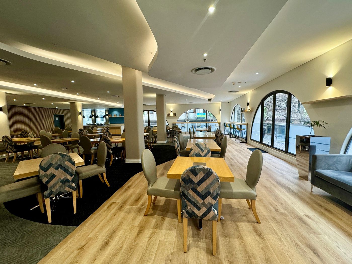 Holiday-Inn-Express-Cape-Town-City-Centre-Restaurant-22