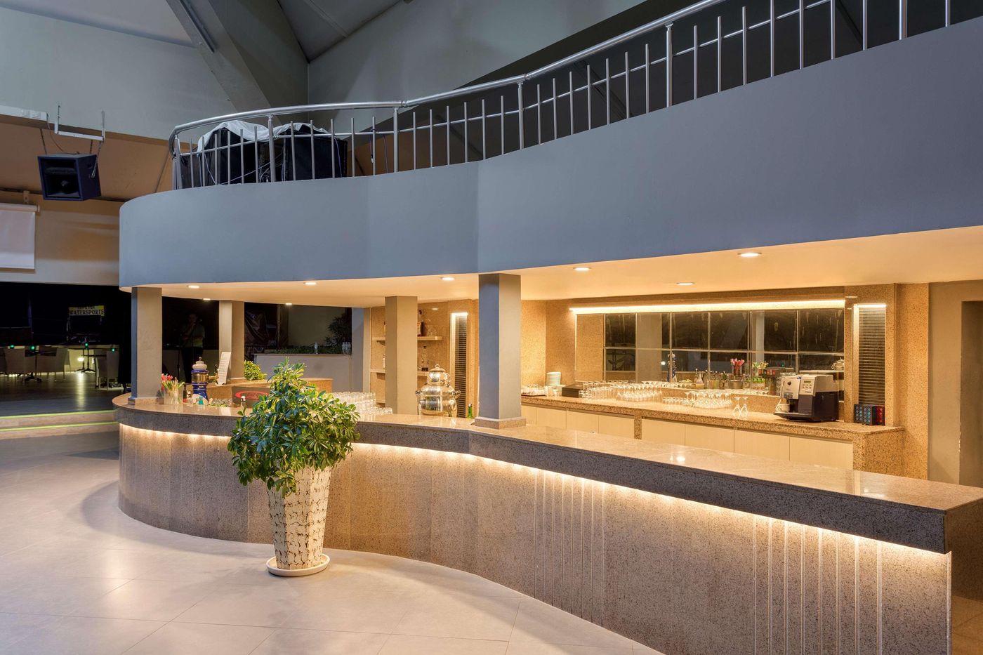 Seven-Seas-Hotel-Blue-Bar-73