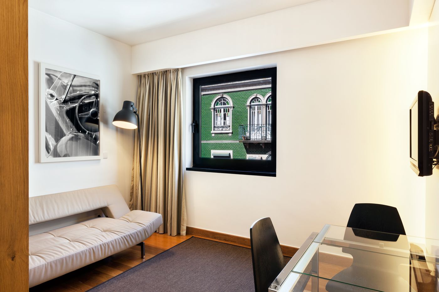 Hello-Lisbon-Marques-de-Pombal-Room-23