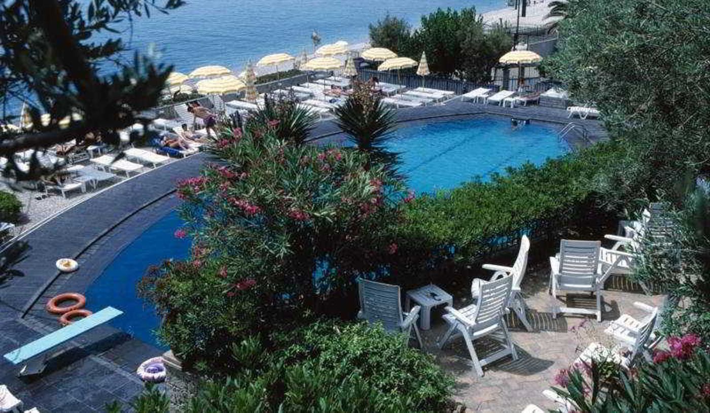 Villa-Paradiso-Pool-1