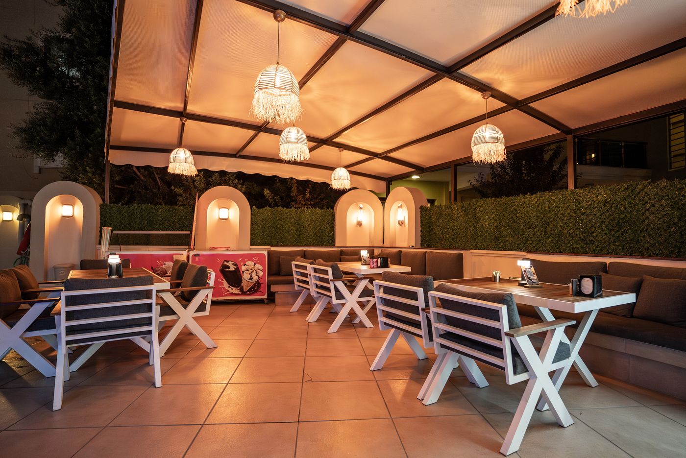 Club-Karakas-Restaurant-32