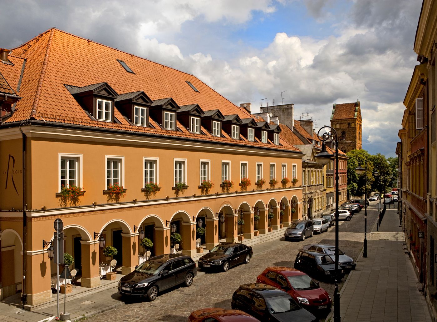 Mamaison-Hotel-Le-Regina-Warsaw-General-view-1