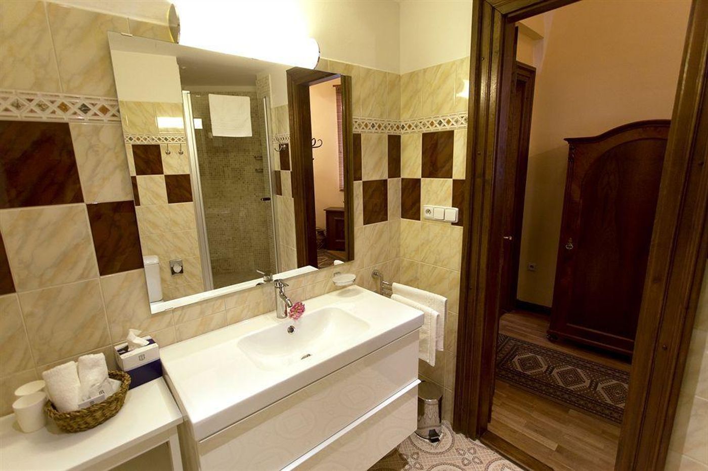 Aurus-Czech Republic-PRAGUE-General view-1