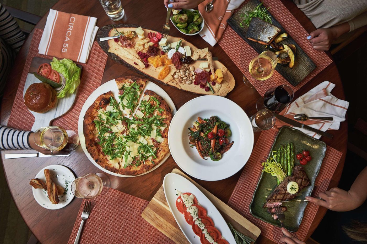 Beverly-Hilton-Restaurant-60