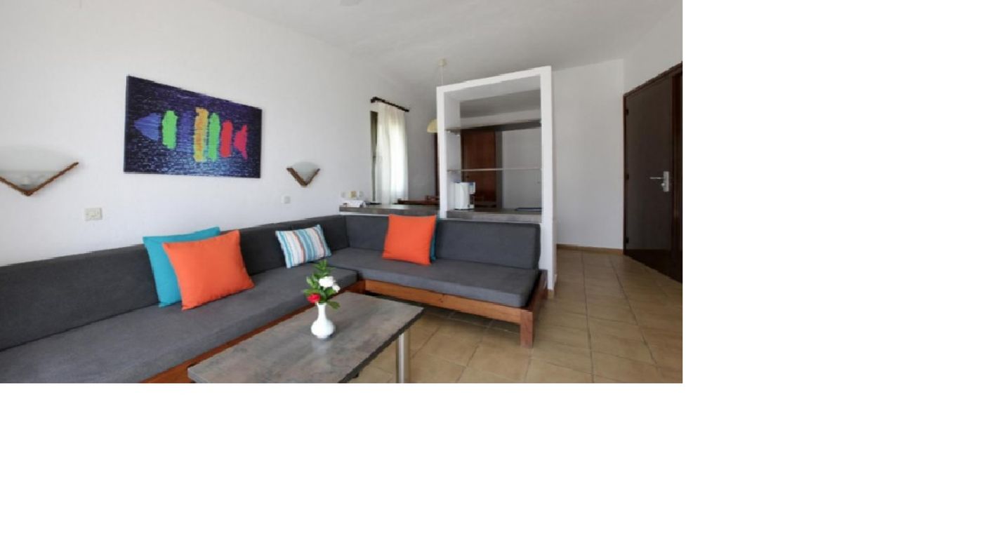 Giverola-Resort-Room-24