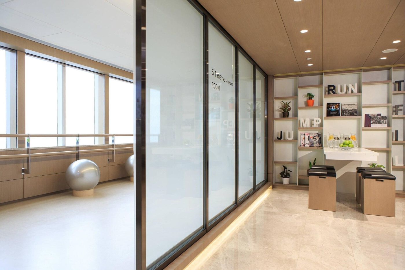 Renaissance-Hong-Kong-Harbour-View-Hotel-Sports-and-Entertainment-75