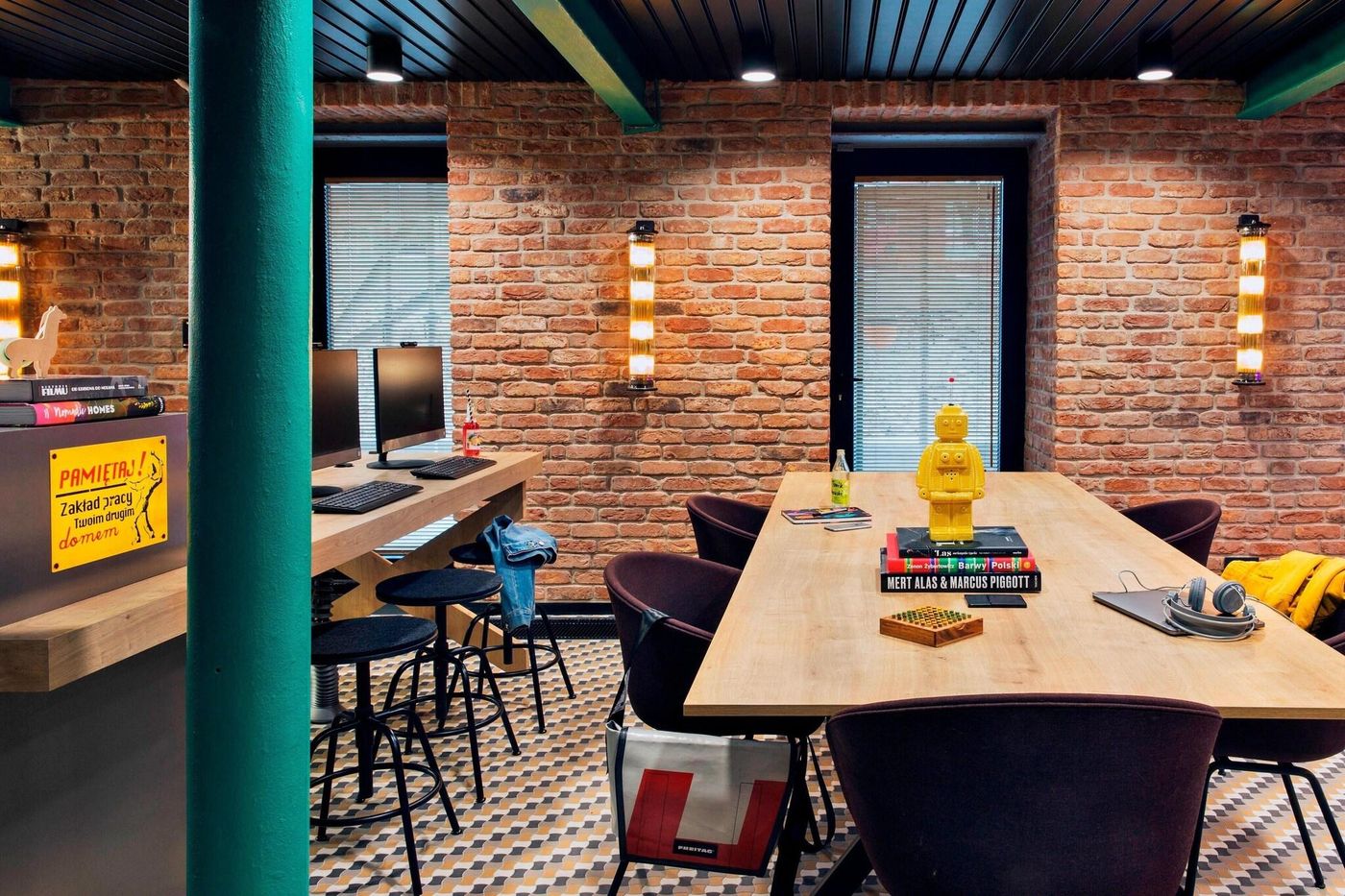 Moxy-Warsaw-Praga-Lobby-13