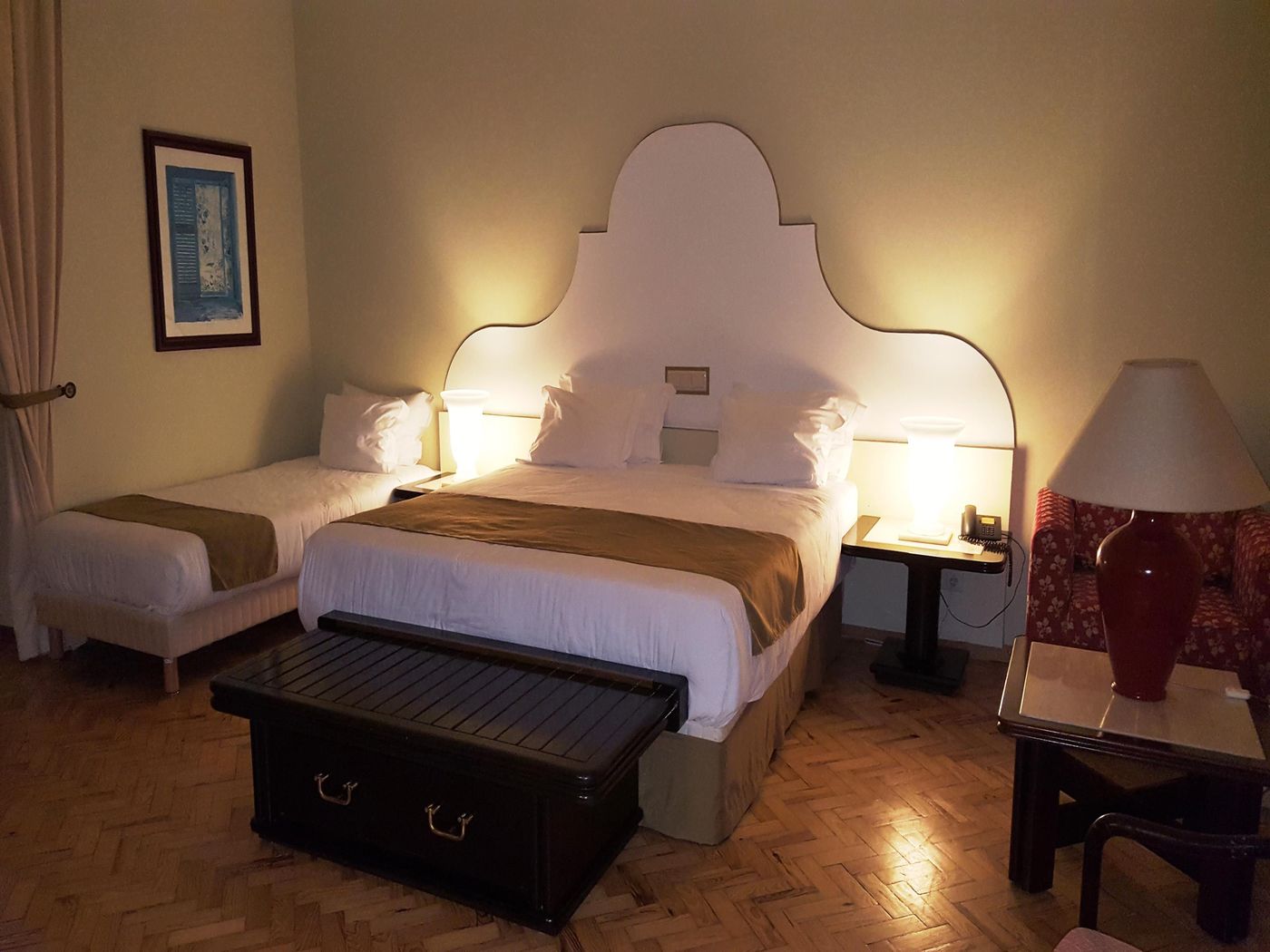 Hotel-De-Moura-Room-21