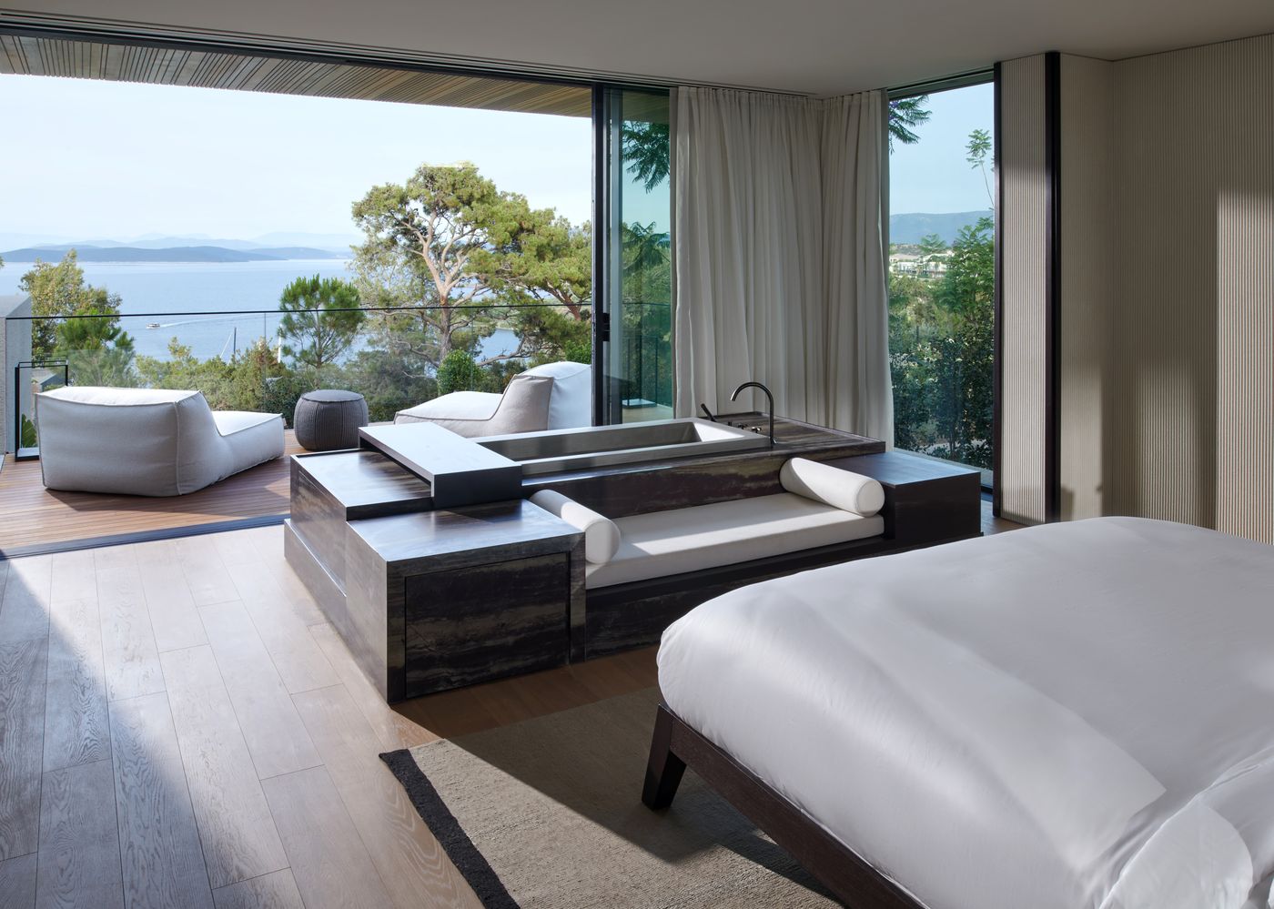 Hilton-Bodrum-Turkbuku-Resort---Spa-Room-27
