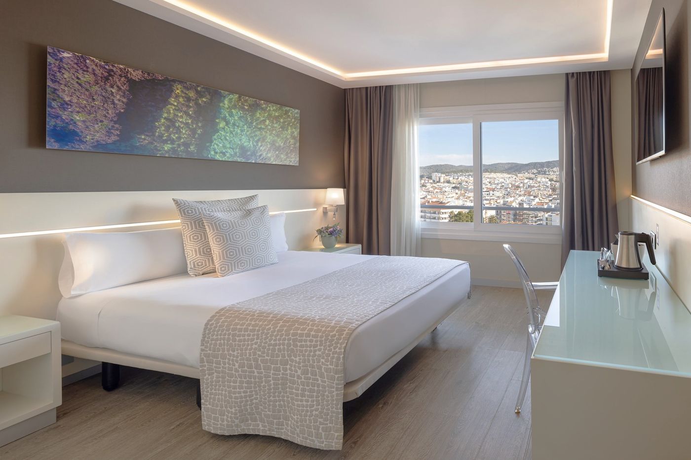 Calipolis-Hotel-Room-37