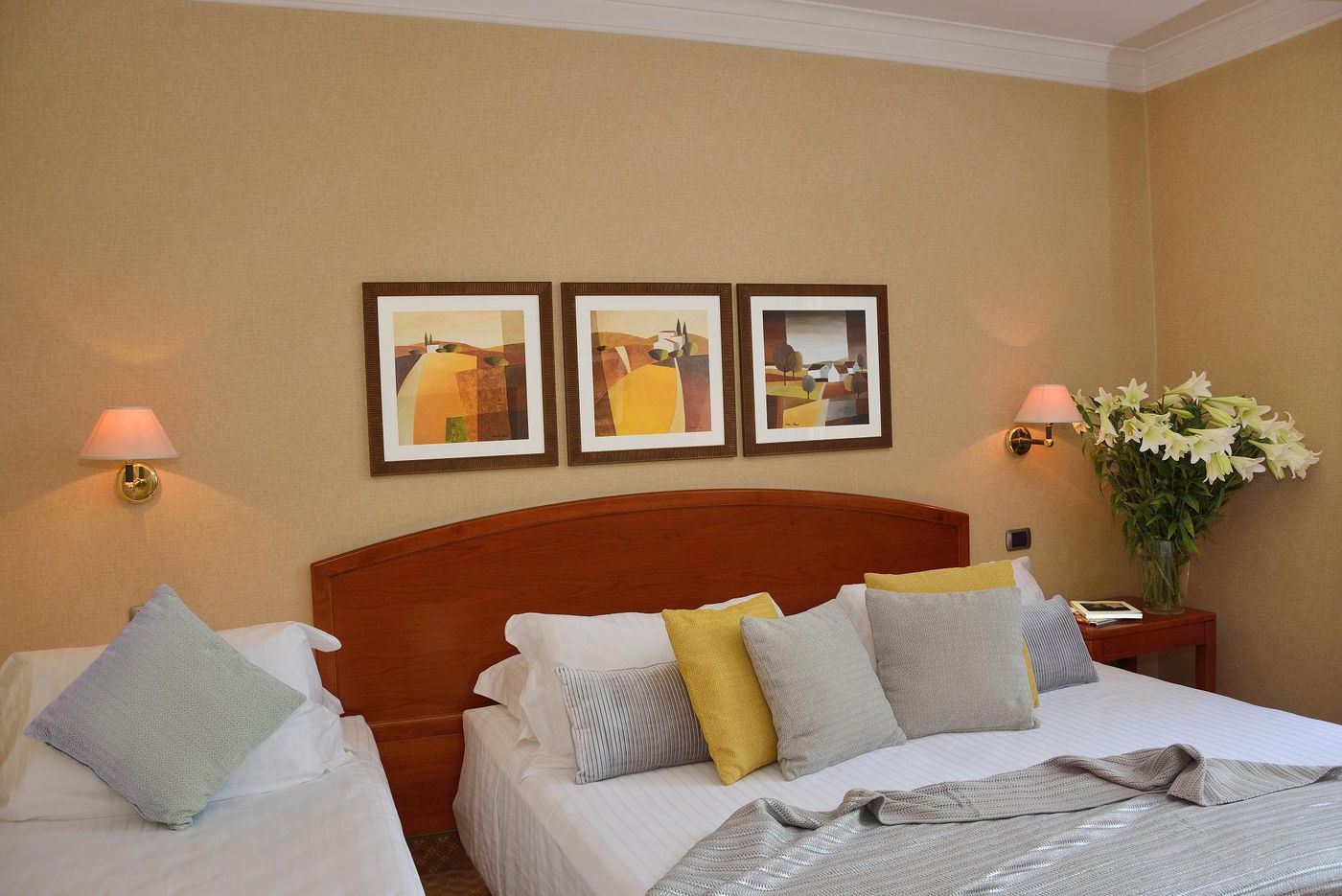 LH-Hotel-Lloyd-Rome-Room-24