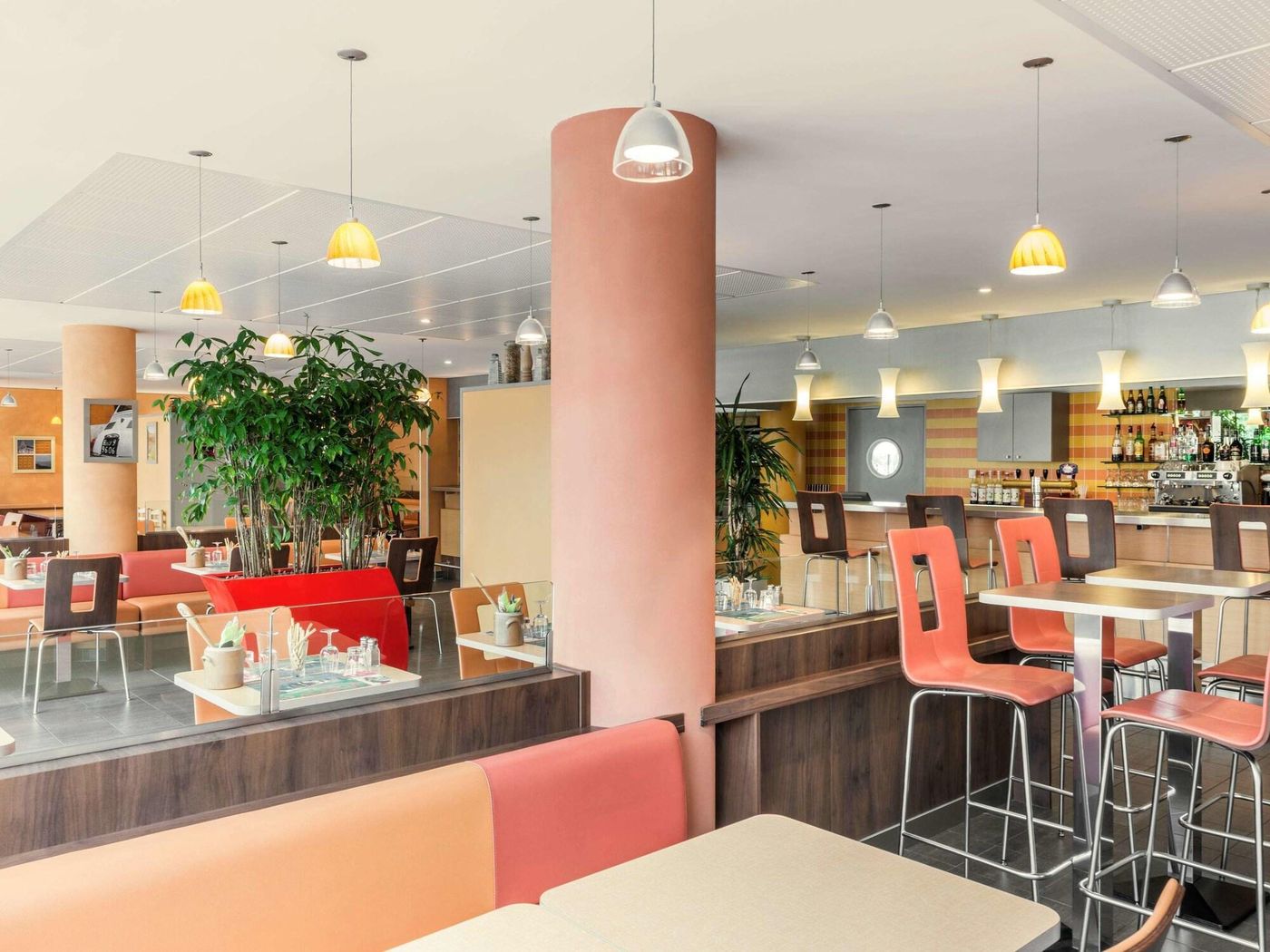 Ibis-Marne-la-Vallee-Val-d-Europe-Restaurant-15