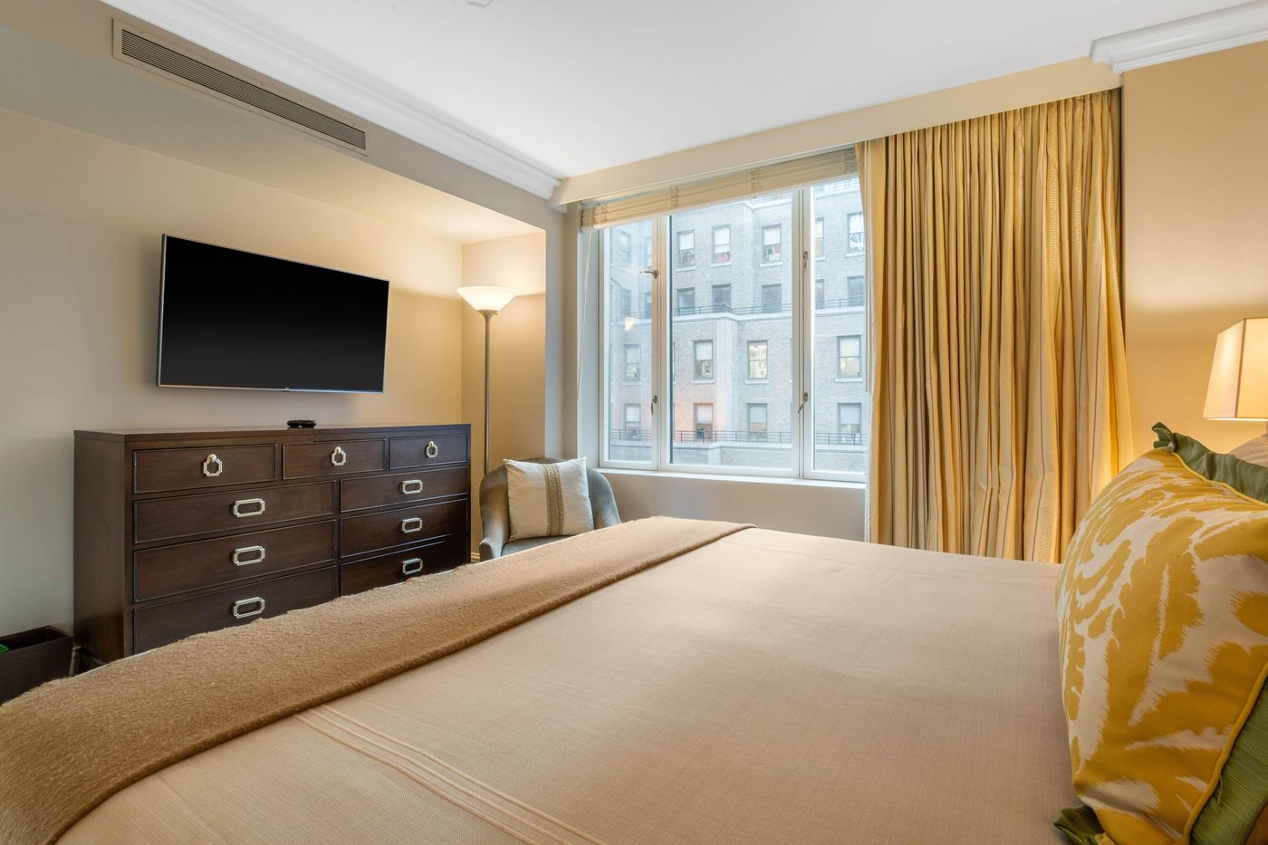 Omni-Berkshire-Place-Room-28