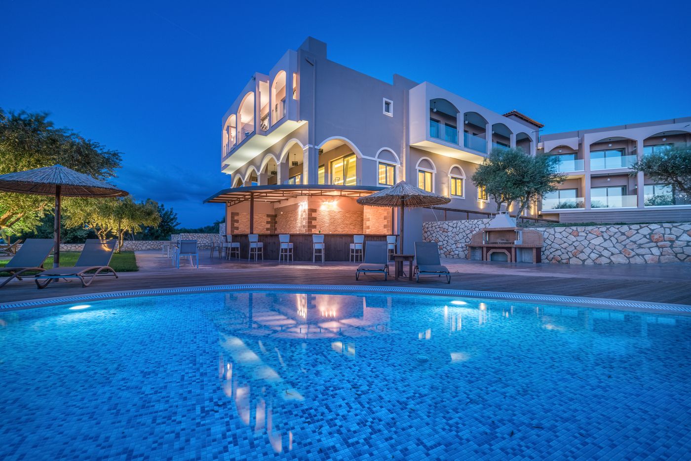 Elegance Luxury Executive Suites – Adults Only