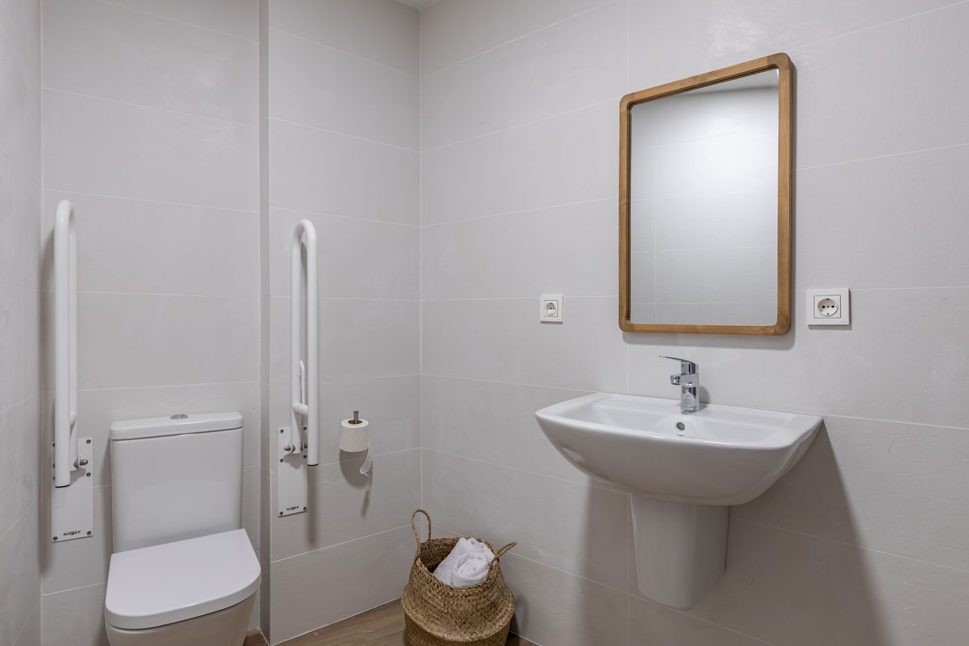 Libere-Malaga-la-Merced-Room-26