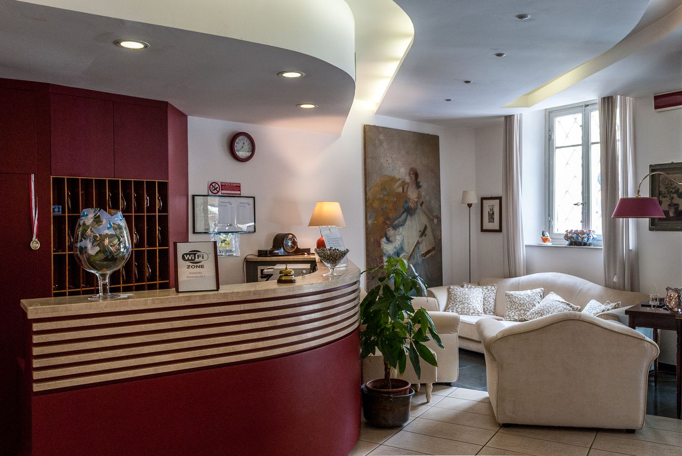 Hotel-Bernardino-Lobby-2