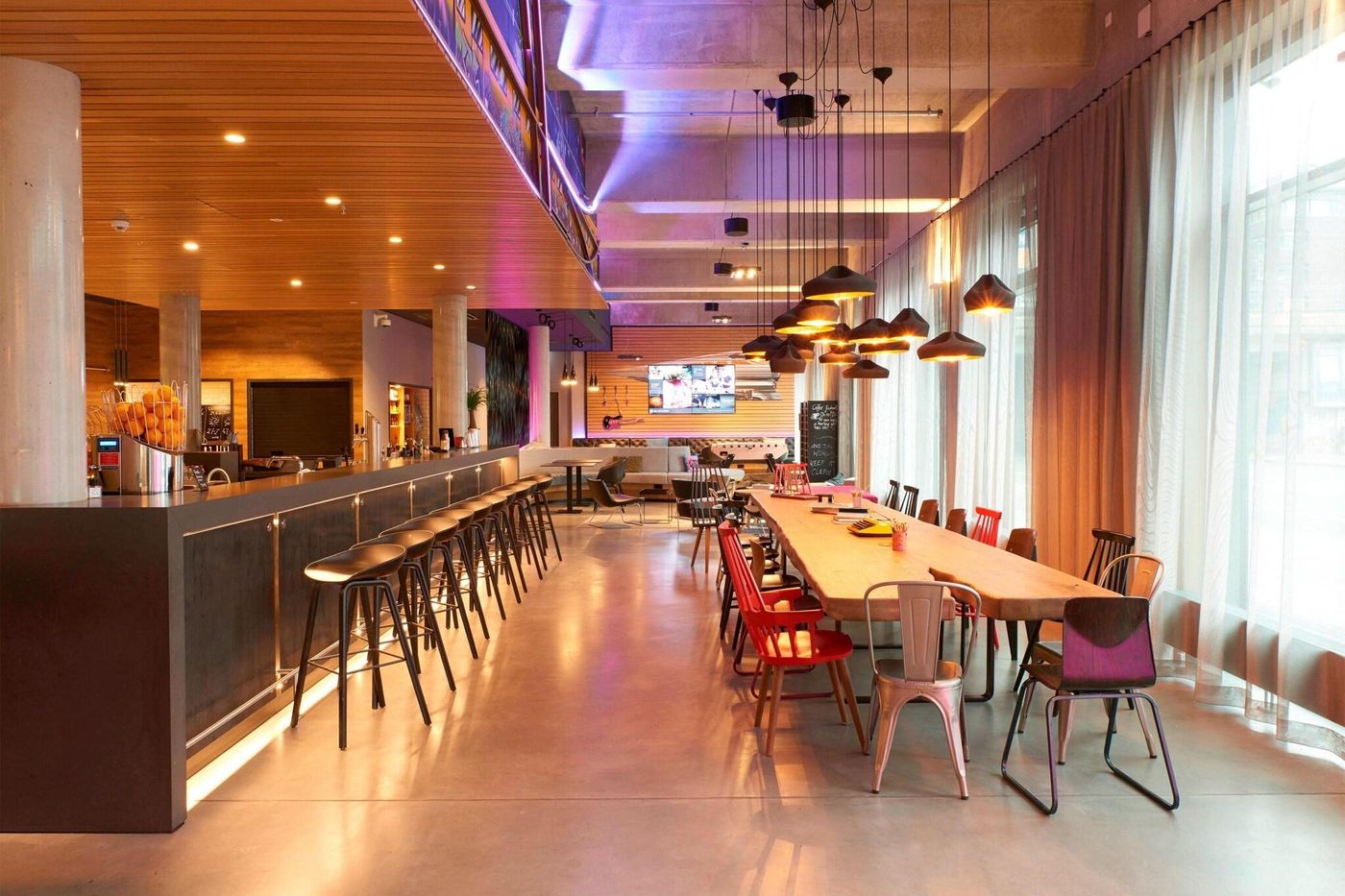 Moxy-Berlin-Ostbahnhof-Restaurant-15