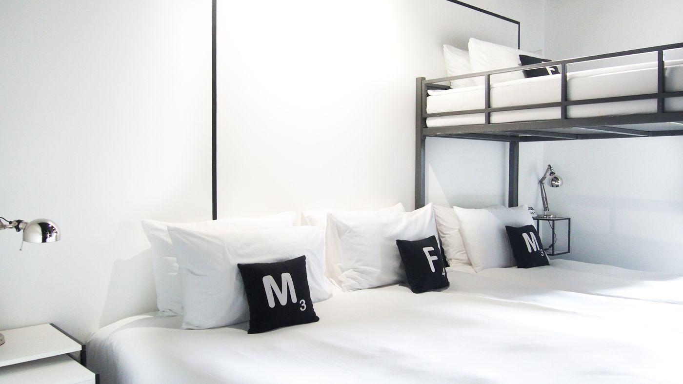 Blu-Monkey-Hub-and-Hotel-Phuket-Room-16