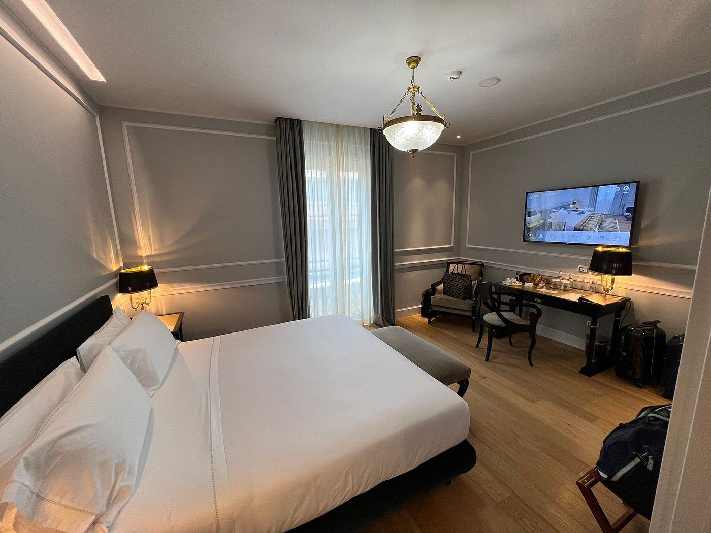 Grand-Hotel-et-des-Palmes-Room-8