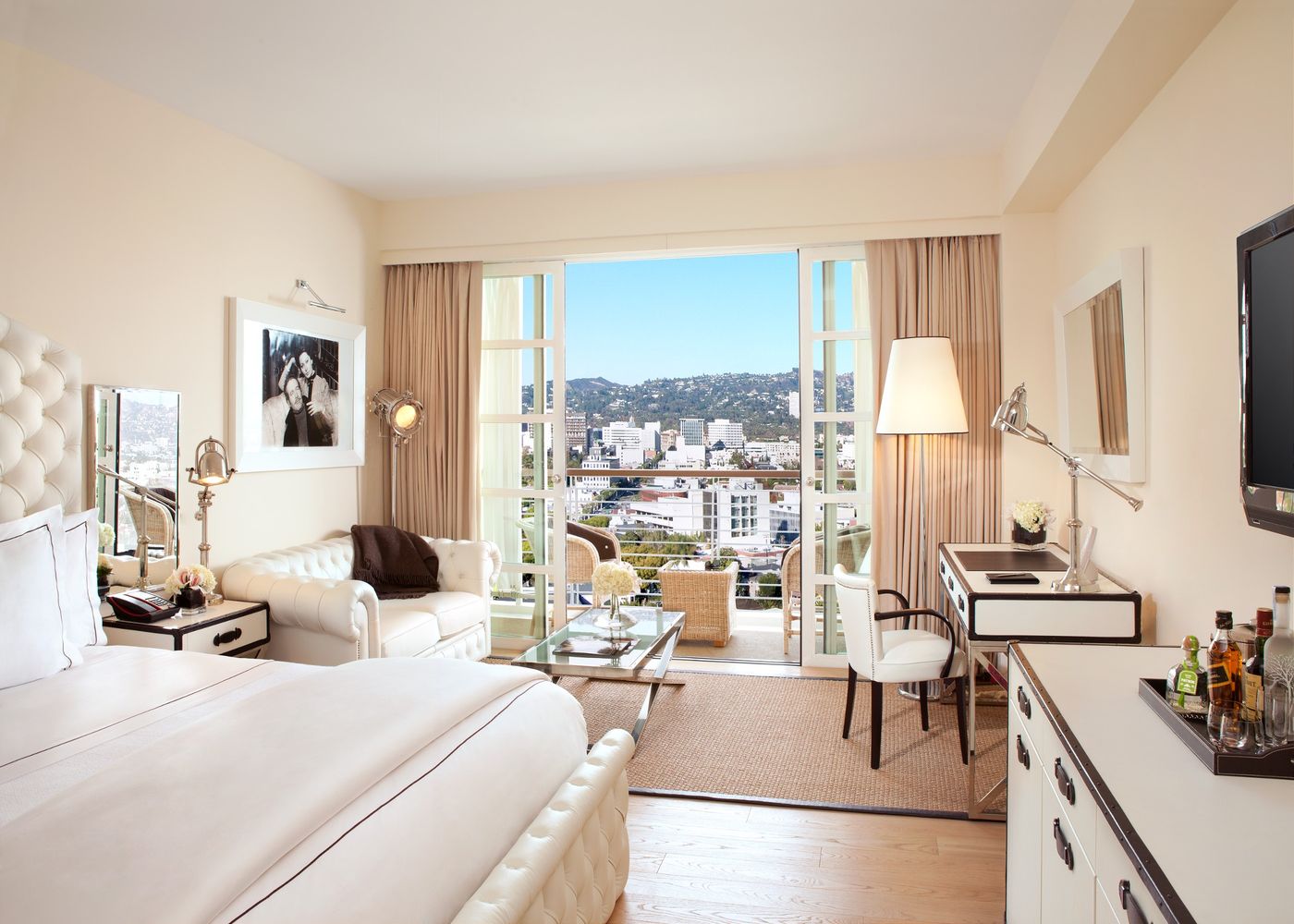 Cameo-Beverly-Hills-Room-22