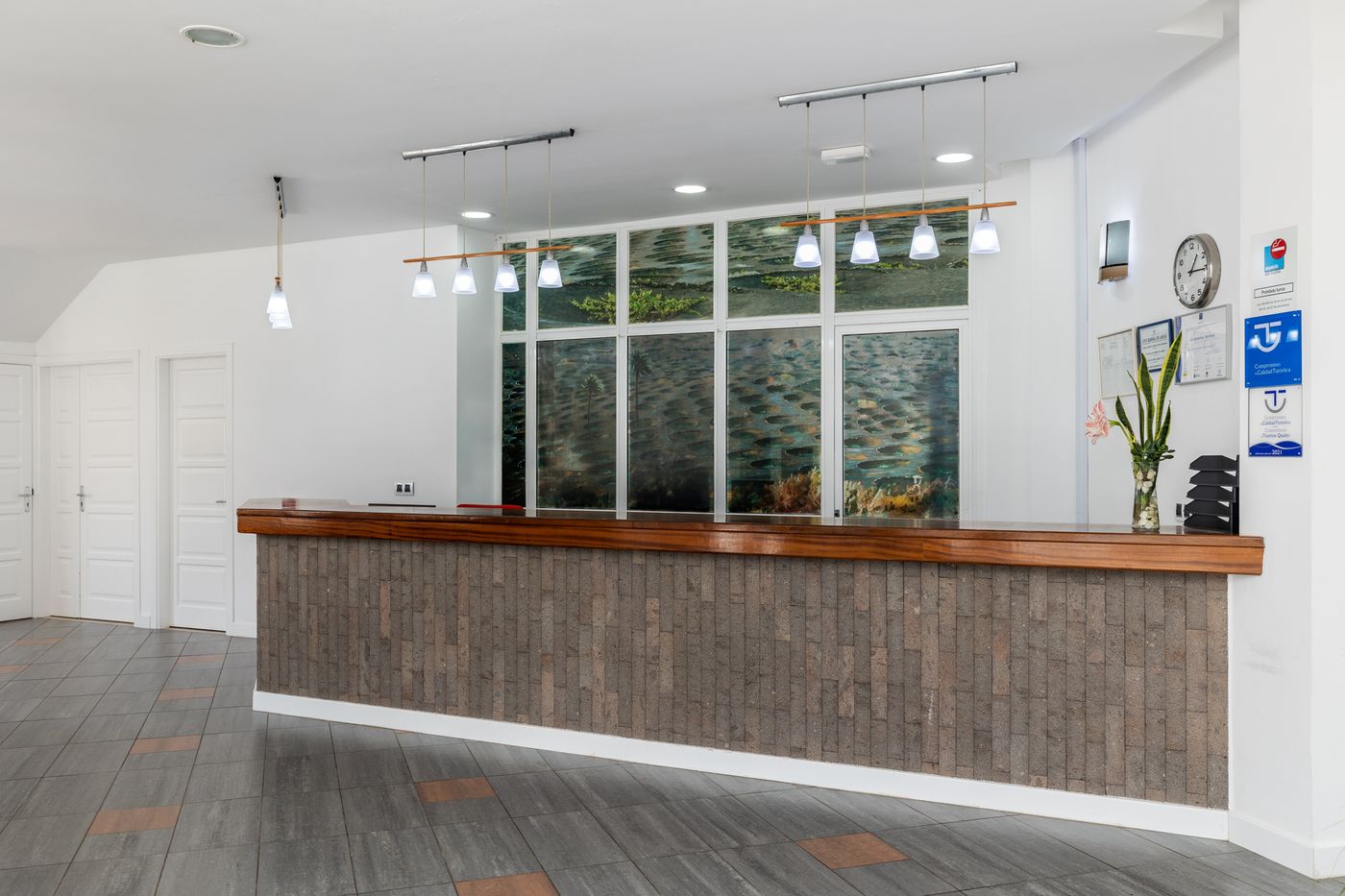 Apartamentos-LIVVO-Morromar-Lobby-41