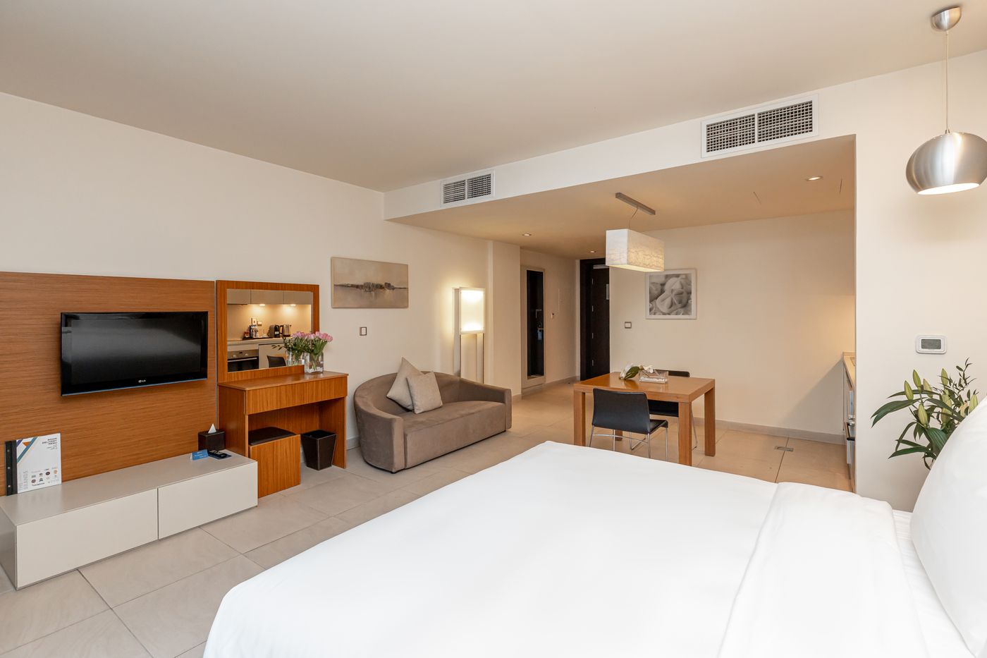 Radisson-Blu-Residence-Dubai-Marina-Room-18