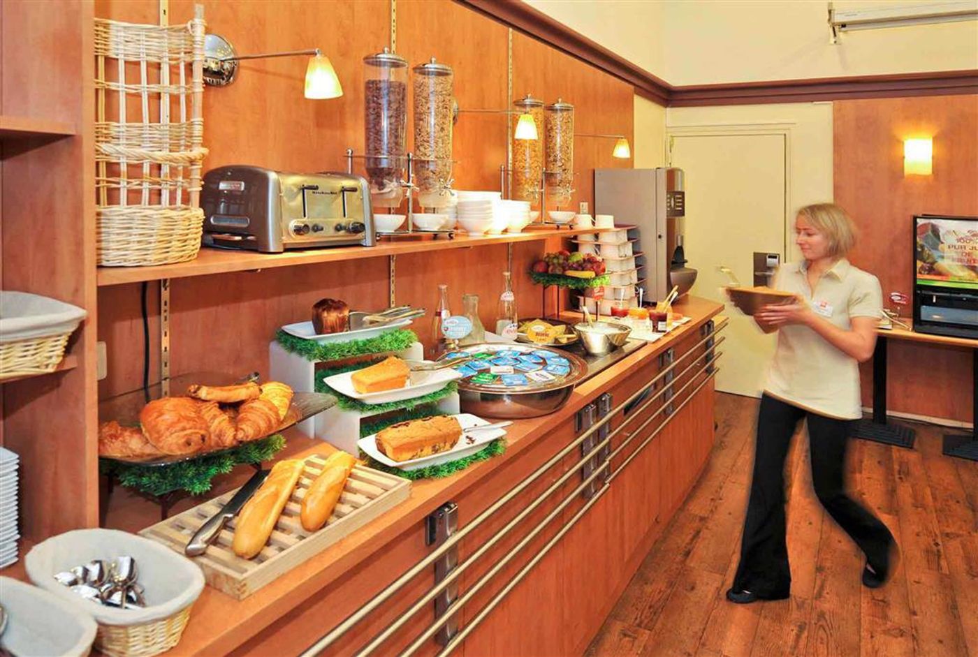 ibis-Paris-Gare-de-lEst-TGV-Restaurant-40