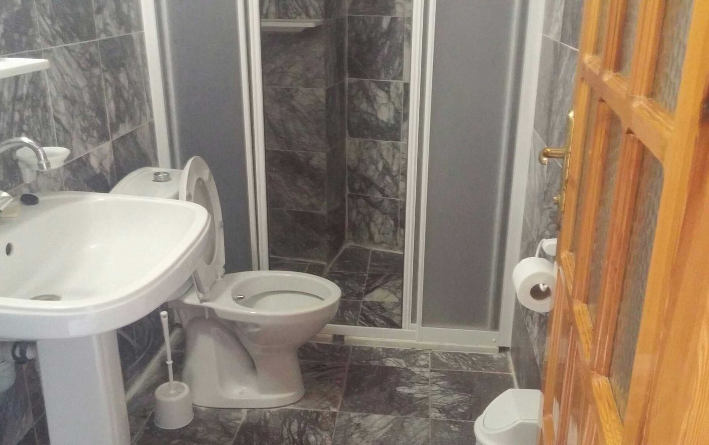 Sahin-Palace-Apartments-Room-33